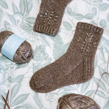 Chunky Snowflake Socks