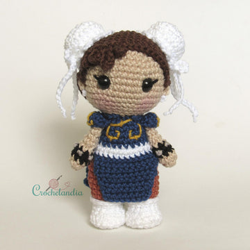 Chun Li amigurumi doll - crochet pattern by Crochelandia