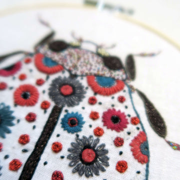 Un Chat Dans L'Aiguille Anabelle the Ladybug Printed Embroidery Kit