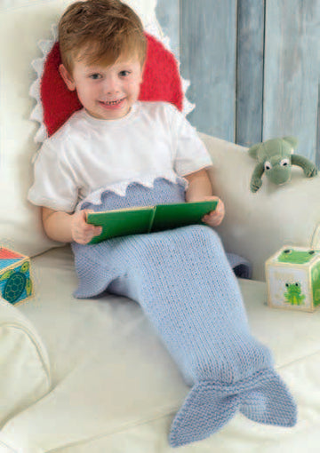 Sleeping Bag in Hayfield Baby Chunky and Sirdar Snuggly Snowflake Chunky - 4837 - Downloadable PDF