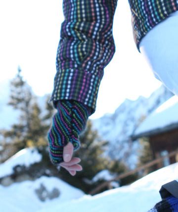 Siera Negra Wrist Warmers in Regia 6 Ply Active