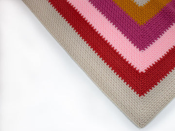 Daisy’s Infinity Moss Square Crochet Blanket