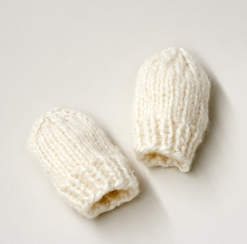 Knit Baby Mitts in Lion Brand Jiffy - L20327