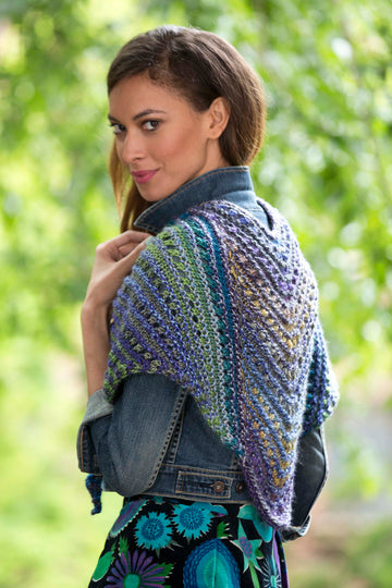 Simple Lace Shawl in Lion Brand Unique - L32067