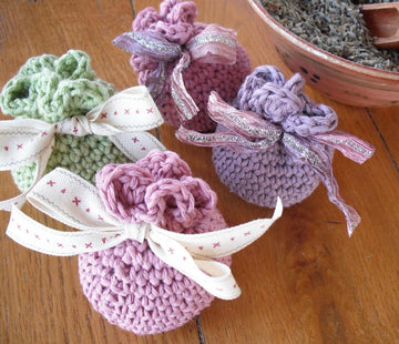 Simple crochet sachet