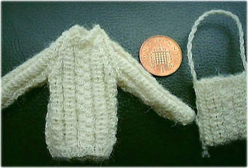 1:12th scale Ladies Aran jumper and bag