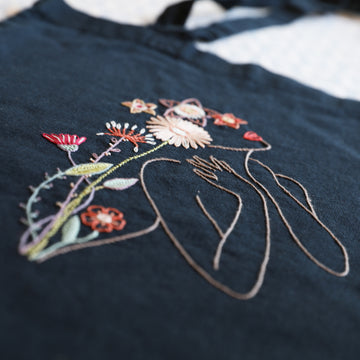 Un Chat Dans L'Aiguille Easy Customize - Sensual - Size L Printed Embroidery Kit