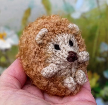 Hedge-HUG - Creme Egg Cover