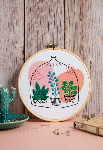 Hawthorn Handmade Vase 4 - Succulent House * Embroidery Kit