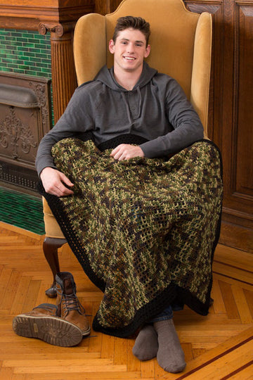 Man Cave Throw in Red Heart Super Saver Economy Solids and Prints - LW4895 - Downloadable PDF