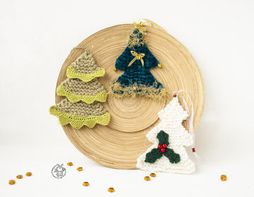 3 Christmas trees ornament knitted flat