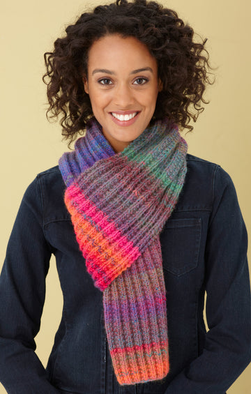 Rainbow Ridge Scarf in Lion Brand Amazing - L0422B