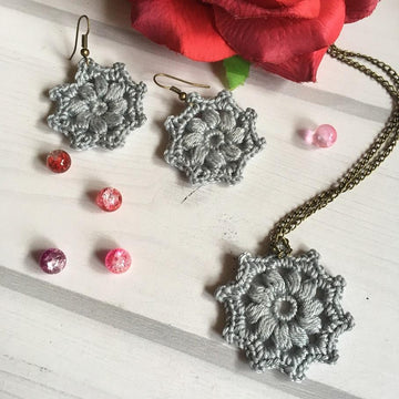 90. Crochet Pattern for Floral Earrings & Pendant