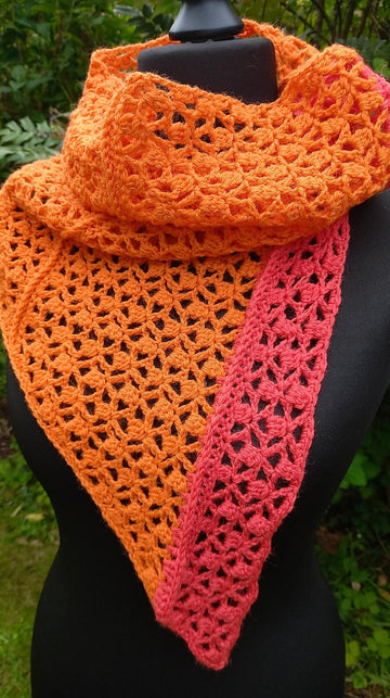 Tracery Cowl