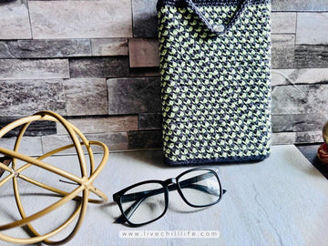 Crochet Device and book sleeve