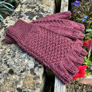 1942 Fingerless Women's Gloves Knitting Pattern - Vintage Knitting Pattern