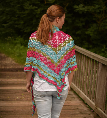 Triangular shawl "Bahamas"
