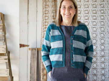 Loop hole (cardigan)