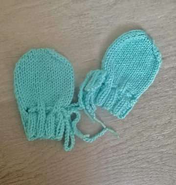 Newborn Knit Baby Mitts