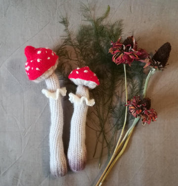 Knitted Fly agaric mushrooms, Free Toy Knitting Pattern for decor Downloadable PDF, English