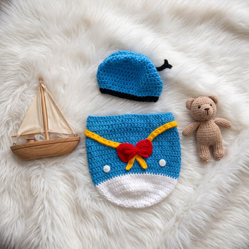 Donald Duck Baby Cocoon & Hat