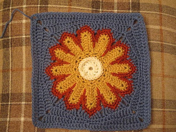 Daisy 12 Petal Square
