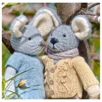 2 Little mouse Theo and Kitsy in Russian