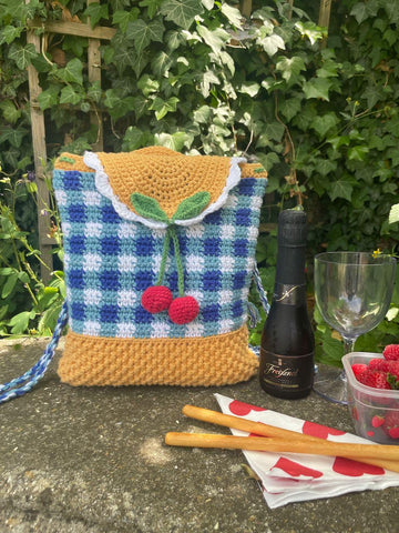 Cherry Picker's Mini Picnic Bag