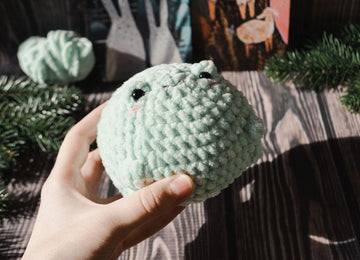 NO SEW Plush chubby frog