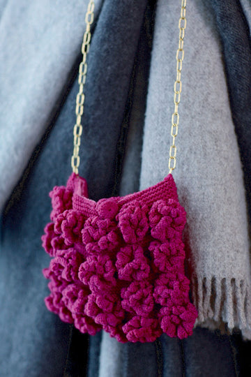 Tasche mit gestrickten Rosen in Schachenmayr Merino Extrafine 120 - S7041B - Downloadable PDF