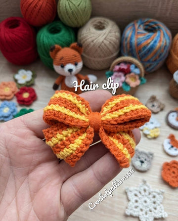 Striped Bow Hair Clip English-US