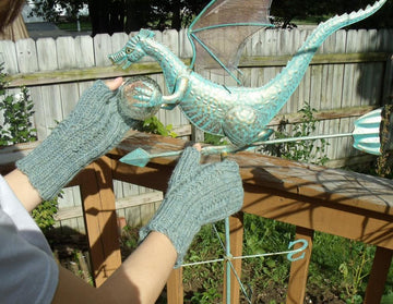 Twisted Woolen Mitts