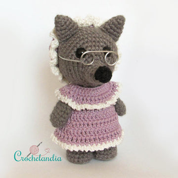 Big Bad Wolf / Grandma - crochet pattern by Crochelandia