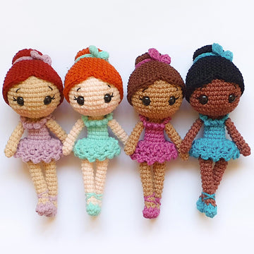 Maribel amigurumi doll - crochet pattern by Crochelandia