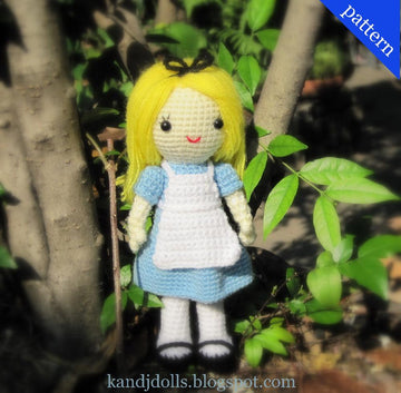 Alice in Wonderland - Amigurumi crochet pattern