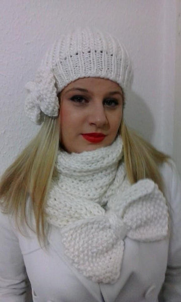 The Big Bow Beanie & Scarf Set