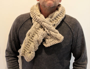 Mens Woodland Cable Keyhole Scarf