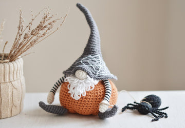 Halloween Pumpkin Gnome & Spider