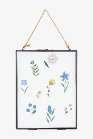 Folk Ditsy Flower pattern in DMC - PAT0228 - Downloadable PDF