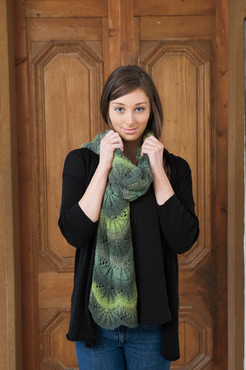 Symmetrical Scallops Scarf