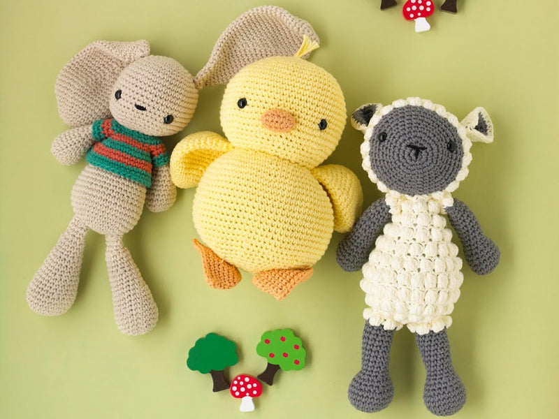 Make the cutest sheep, chick and bunny amigurmi toys for spring!