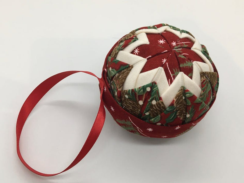 Quilted Christmas bauble - free tutorial!