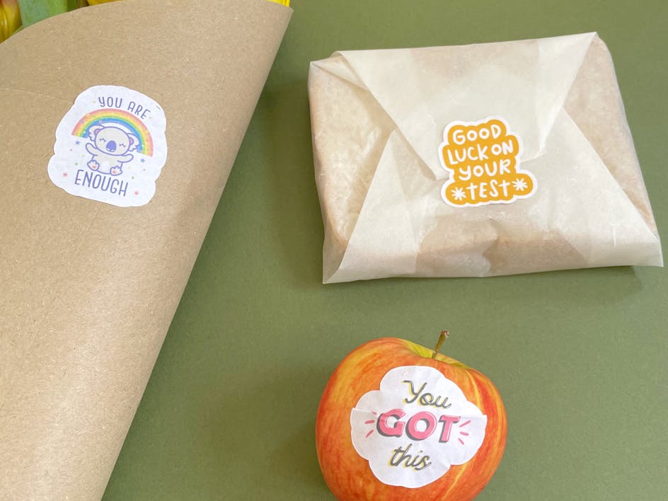 How to make stickers with Cricut