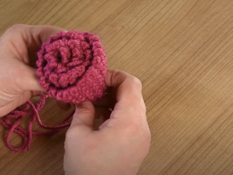 How to knit a rose