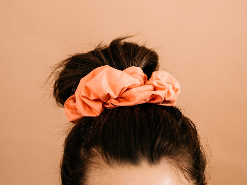Stylish DIY scrunchie tutorial