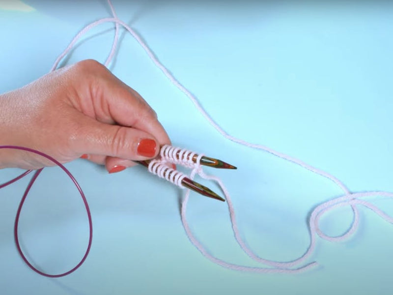 Learn the magic loop knitting method with this simple tutorial