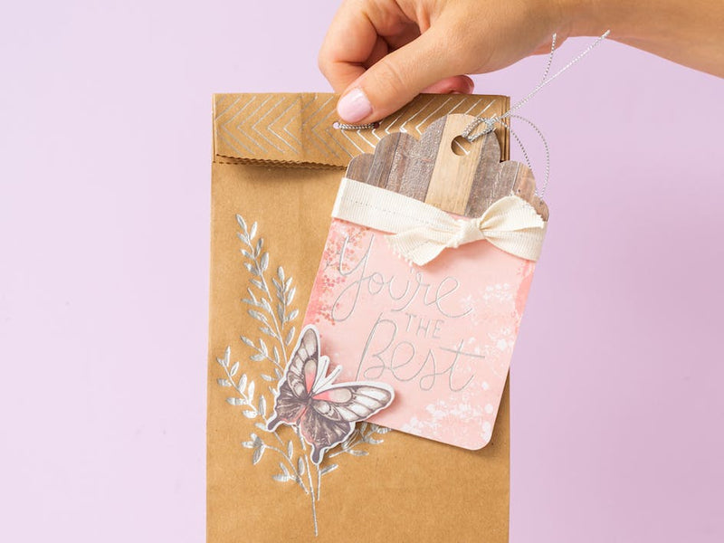 Awesome hand lettering ideas with We R Memory Keepers' Freestyle Pens