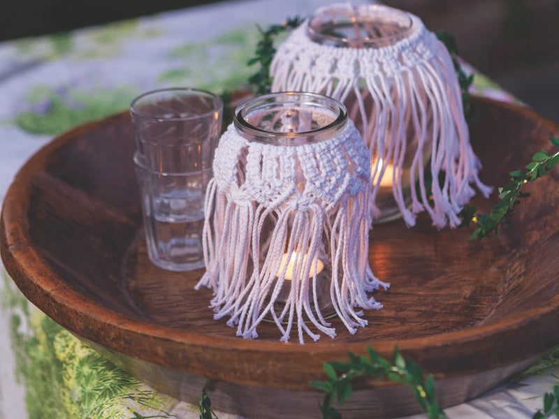 Make this beautiful macramé tealight cover
