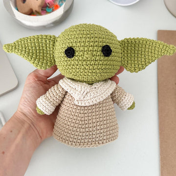 Baby Yoda crochet pattern