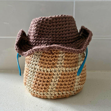 PEANUT GLASSES HOLDER